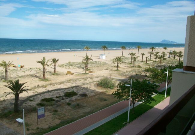 Апартаменты на Grao de Gandia - BARLOVENTO - ESC.1 - 4º - 7ª (ALQUILER SOLO A FAMI
